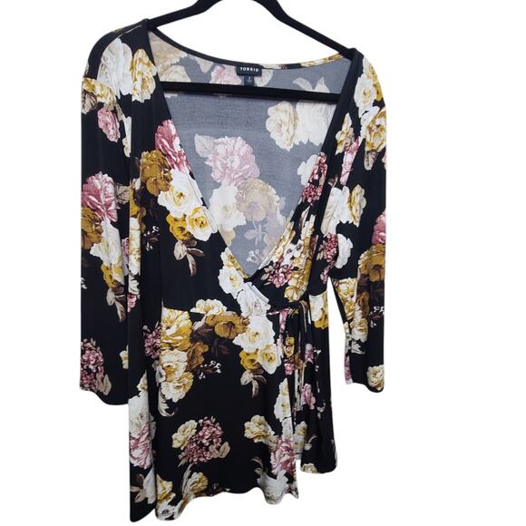 Torrid Womens Plus 2X 18/20 Black Floral Knit Wrap Peplum Top Shirt Fairy Grunge - Picture 4 of 13